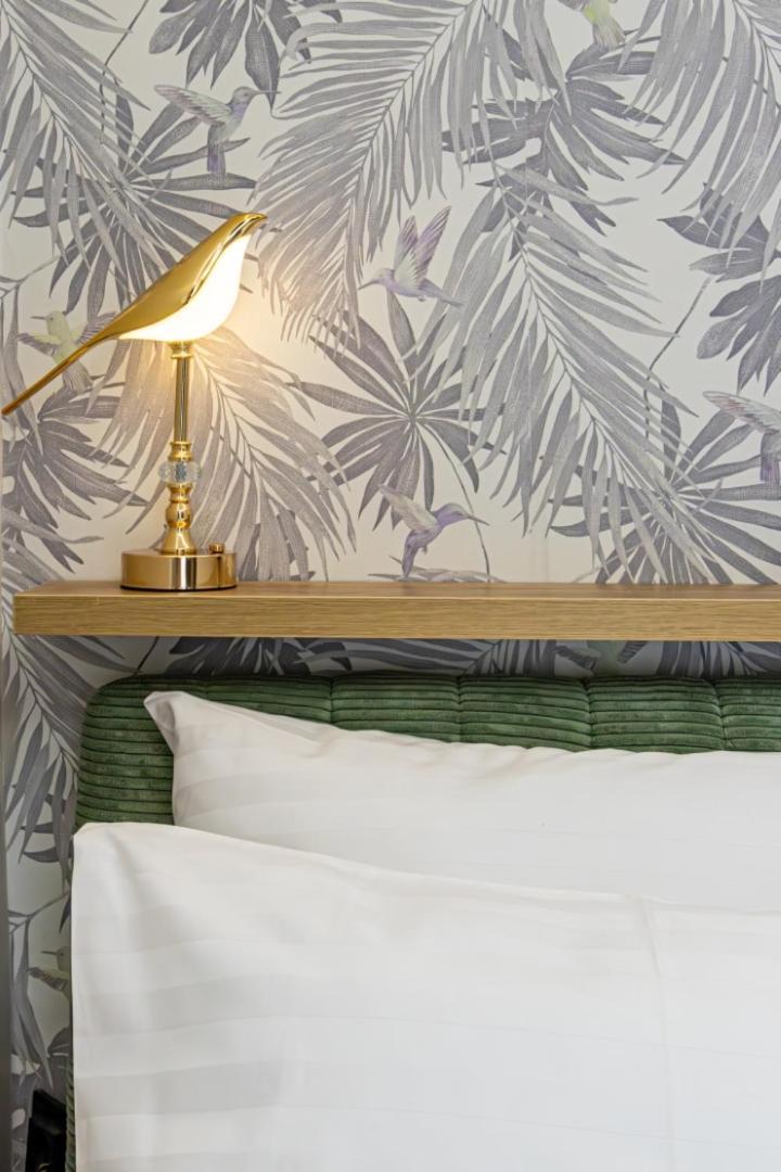 Oasis Apartment On The Broadway With Ac Budapest Exteriör bild